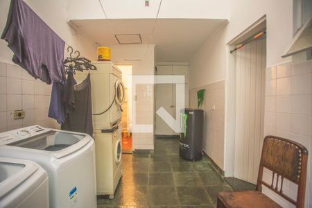 Casa à venda com 420m², 4 quartos e 10 vagas Casa à venda com 420m², 4 quartos e 10 vagasÁrea de Serviço