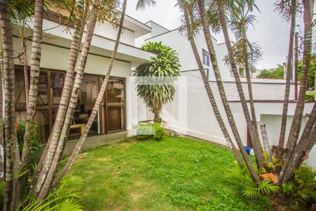 Casa à venda com 420m², 4 quartos e 10 vagas Casa à venda com 420m², 4 quartos e 10 vagasJardim