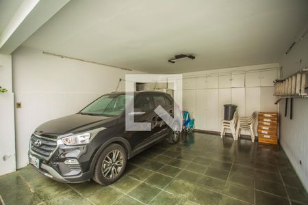 Casa à venda com 420m², 4 quartos e 10 vagas Casa à venda com 420m², 4 quartos e 10 vagasGaragem