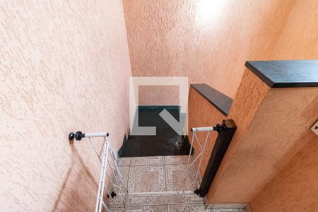 Casa à venda com 300m², 4 quartos e 3 vagas Casa à venda com 300m², 4 quartos e 3 vagasEscada