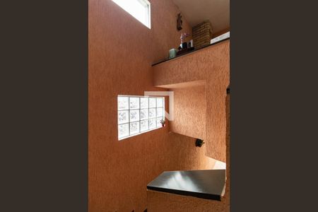 Casa à venda com 300m², 4 quartos e 3 vagas Casa à venda com 300m², 4 quartos e 3 vagasEscada