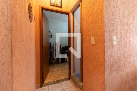 Casa à venda com 300m², 4 quartos e 3 vagas Casa à venda com 300m², 4 quartos e 3 vagasCorredor