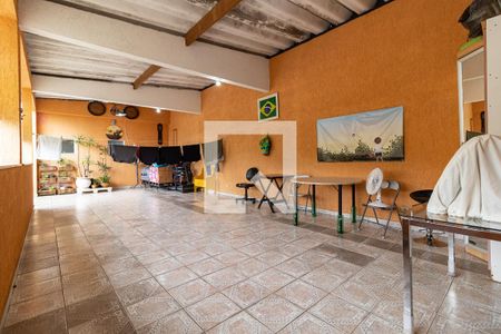 Casa à venda com 300m², 4 quartos e 3 vagas Casa à venda com 300m², 4 quartos e 3 vagasÁrea de Lazer - Salão