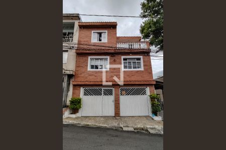 Casa à venda com 300m², 4 quartos e 3 vagas Casa à venda com 300m², 4 quartos e 3 vagasFachada