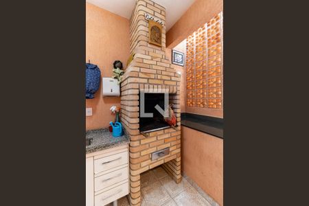 Casa à venda com 300m², 4 quartos e 3 vagas Casa à venda com 300m², 4 quartos e 3 vagasÁrea de Lazer - Churrasqueira