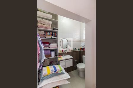 Casa à venda com 300m², 4 quartos e 3 vagas Casa à venda com 300m², 4 quartos e 3 vagasBanheiro da Suíte da Casa 1