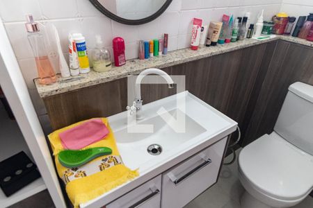 Casa à venda com 300m², 4 quartos e 3 vagas Casa à venda com 300m², 4 quartos e 3 vagasBanheiro da Suíte da Casa 1