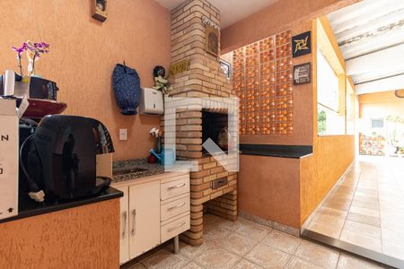 Casa à venda com 300m², 4 quartos e 3 vagas Casa à venda com 300m², 4 quartos e 3 vagasÁrea de Lazer - Churrasqueira