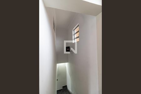 Casa à venda com 300m², 4 quartos e 3 vagas Casa à venda com 300m², 4 quartos e 3 vagasEscada da Casa 2