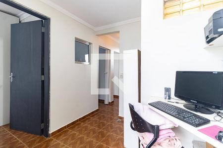 Casa à venda com 300m², 4 quartos e 3 vagas Casa à venda com 300m², 4 quartos e 3 vagasSala Íntima da Casa 2