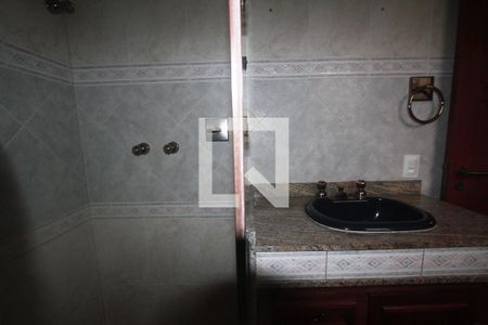 Casa à venda com 350m², 3 quartos e 4 vagasBanheiro Suite 2