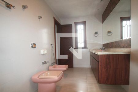Casa à venda com 350m², 3 quartos e 4 vagasBanheiro Suite 1