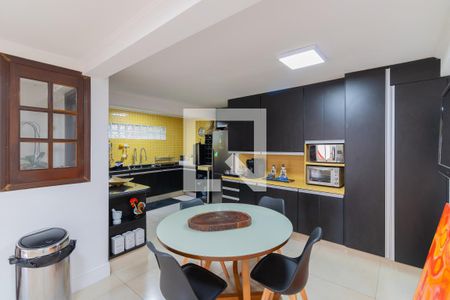 Casa à venda com 280m², 3 quartos e 3 vagasCozinha