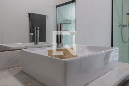 Casa à venda com 280m², 3 quartos e 3 vagasBanheiro do Quarto 1