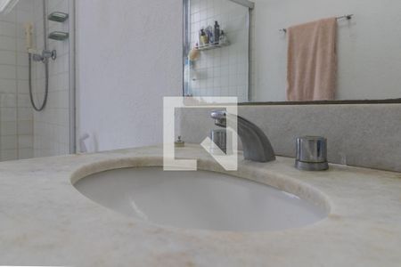 Casa à venda com 280m², 3 quartos e 3 vagasBanheiro Quarto 3