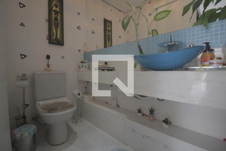 Casa de condomínio à venda com 130m², 3 quartos e 2 vagasLavabo