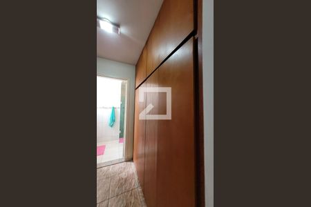 Casa à venda com 350m², 4 quartos e 3 vagas Casa à venda com 350m², 4 quartos e 3 vagasCloset