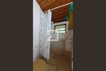 Casa à venda com 350m², 4 quartos e 3 vagas Casa à venda com 350m², 4 quartos e 3 vagasBanheiro de serviço