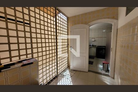 Casa à venda com 350m², 4 quartos e 3 vagas Casa à venda com 350m², 4 quartos e 3 vagasÁrea de Serviço 1