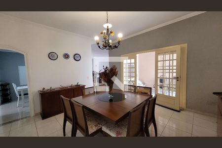 Casa à venda com 350m², 4 quartos e 3 vagas Casa à venda com 350m², 4 quartos e 3 vagasSala de Jantar