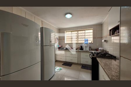 Casa à venda com 350m², 4 quartos e 3 vagas Casa à venda com 350m², 4 quartos e 3 vagasCozinha