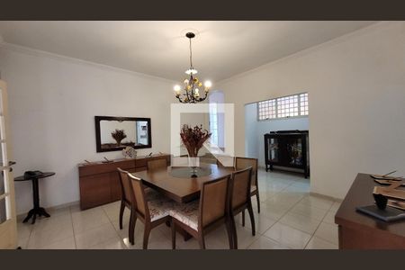 Casa à venda com 350m², 4 quartos e 3 vagas Casa à venda com 350m², 4 quartos e 3 vagasSala de Jantar