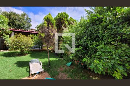 Casa à venda com 350m², 4 quartos e 3 vagas Casa à venda com 350m², 4 quartos e 3 vagasJardim