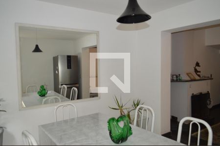 Casa à venda com 450m², 4 quartos e 3 vagasCopa