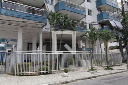 Apartamento à venda com 180m², 3 quartos e 2 vagasFachada