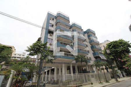 Apartamento à venda com 180m², 3 quartos e 2 vagasFachada
