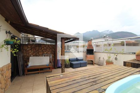 Apartamento à venda com 180m², 3 quartos e 2 vagasTerraço