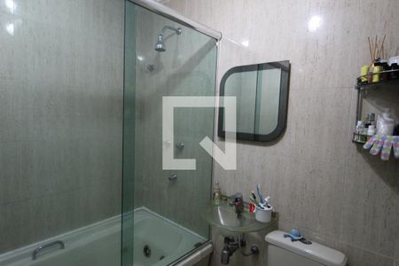 Apartamento à venda com 180m², 3 quartos e 2 vagasBanheiro da suíte