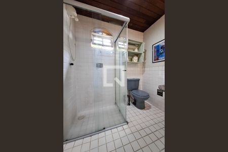 Casa à venda com 220m², 5 quartos e 2 vagas Casa à venda com 220m², 5 quartos e 2 vagasSuite de Hospedes