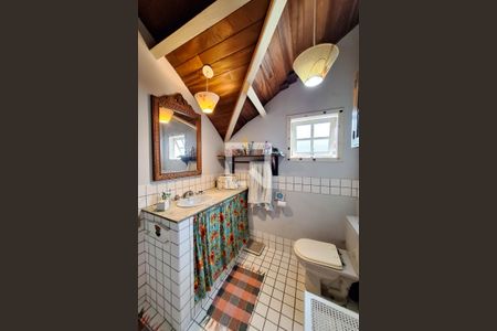 Casa à venda com 220m², 5 quartos e 2 vagas Casa à venda com 220m², 5 quartos e 2 vagasBanheiro da Suíte 3