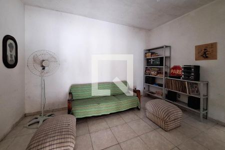 Casa à venda com 220m², 5 quartos e 2 vagas Casa à venda com 220m², 5 quartos e 2 vagasSuite de Hospedes