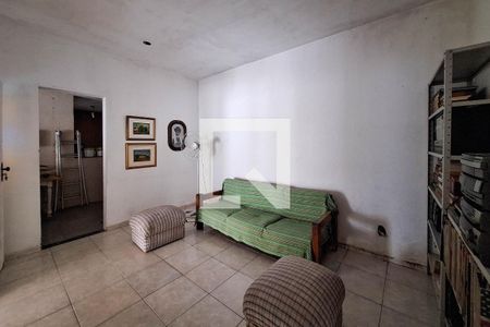 Casa à venda com 220m², 5 quartos e 2 vagas Casa à venda com 220m², 5 quartos e 2 vagasSuite de Hospedes