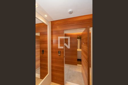 Apartamento à venda com 189m², 3 quartos e 3 vagas Apartamento à venda com 189m², 3 quartos e 3 vagasElevador Privativo