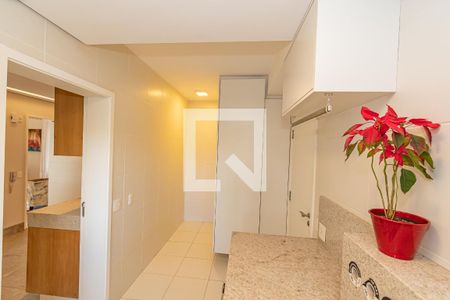 Apartamento à venda com 189m², 3 quartos e 3 vagas Apartamento à venda com 189m², 3 quartos e 3 vagasÁrea de Serviço