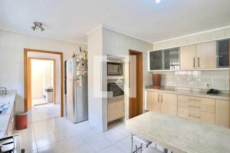 Casa à venda com 450m², 4 quartos e 7 vagas Casa à venda com 450m², 4 quartos e 7 vagasCozinha