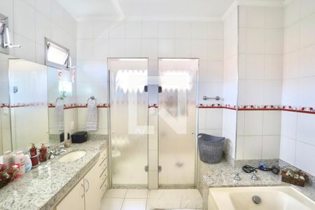 Casa à venda com 450m², 4 quartos e 7 vagas Casa à venda com 450m², 4 quartos e 7 vagasBanheiro do Quarto 3