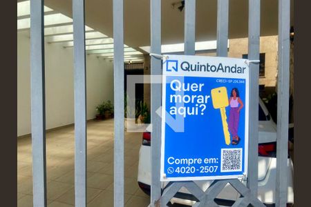 Casa à venda com 450m², 4 quartos e 7 vagas Casa à venda com 450m², 4 quartos e 7 vagasFachada