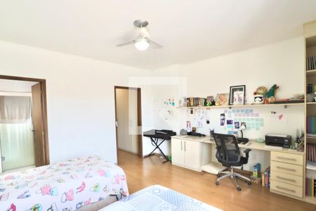 Casa à venda com 450m², 4 quartos e 7 vagas Casa à venda com 450m², 4 quartos e 7 vagasQuarto 1