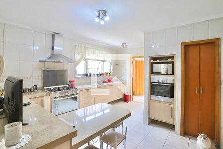 Casa à venda com 450m², 4 quartos e 7 vagas Casa à venda com 450m², 4 quartos e 7 vagasCozinha