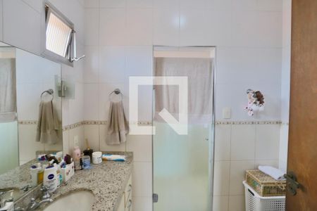 Casa à venda com 450m², 4 quartos e 7 vagas Casa à venda com 450m², 4 quartos e 7 vagasBanheiro do Quarto 1