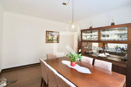 Casa à venda com 450m², 4 quartos e 7 vagas Casa à venda com 450m², 4 quartos e 7 vagasSala de Jantar