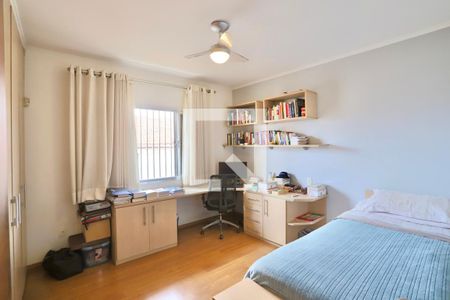 Casa à venda com 450m², 4 quartos e 7 vagas Casa à venda com 450m², 4 quartos e 7 vagasQuarto 2