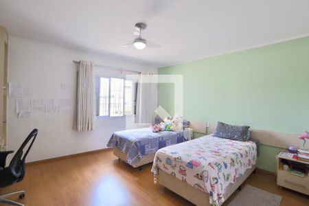 Casa à venda com 450m², 4 quartos e 7 vagas Casa à venda com 450m², 4 quartos e 7 vagasQuarto 1