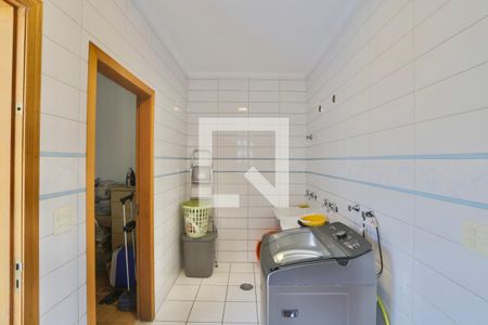 Casa à venda com 450m², 4 quartos e 7 vagas Casa à venda com 450m², 4 quartos e 7 vagasLavanderia