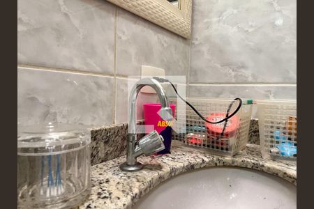 Casa de condomínio à venda com 140m², 4 quartos e 3 vagas Casa de condomínio à venda com 140m², 4 quartos e 3 vagasBanheiro da Suíte 2