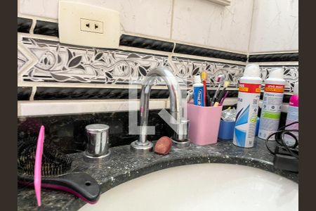 Casa de condomínio à venda com 140m², 4 quartos e 3 vagas Casa de condomínio à venda com 140m², 4 quartos e 3 vagasBanheiro da Suíte 1